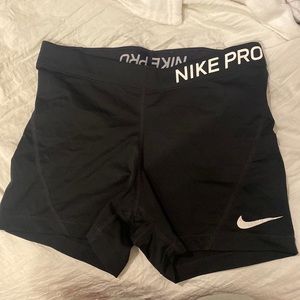 Nike pros Medium